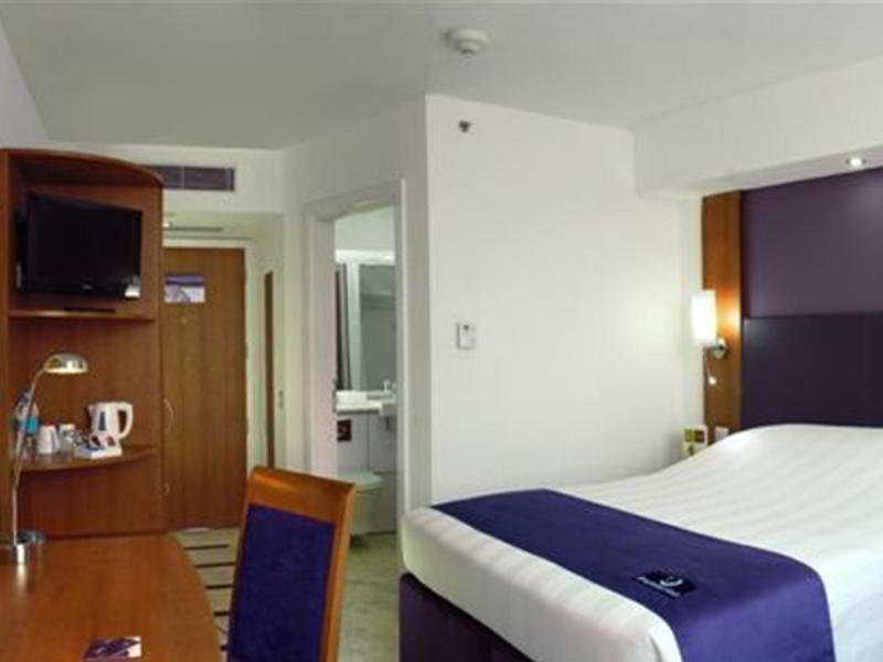 Caspia Hotel New Delhi Room photo